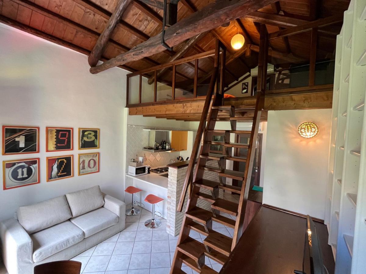 La Casa Gialla Apartment กาญารี ภายนอก รูปภาพ